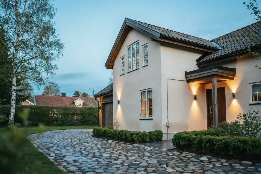 fasadbelysning f r villa s planerar du snygg s ker och energieffektiv utomhusbelysning